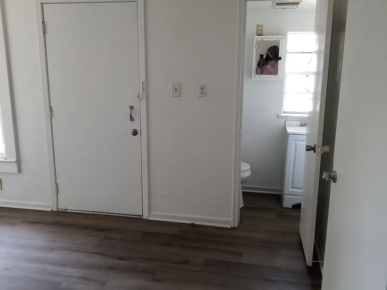 2326 Cherry St — Photo 6