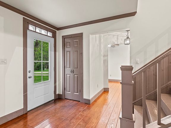 2nd image of 38 Wedgewood Ln