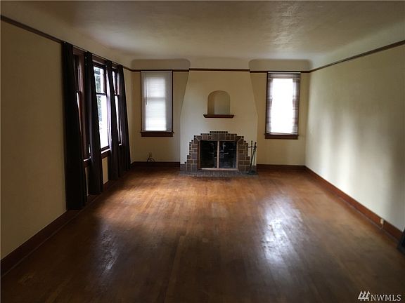 4th image of 5029 61st St NE