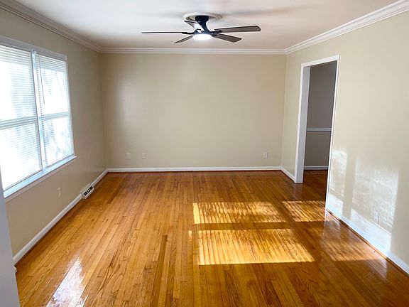 5th image of 3004 Stratford Dr
