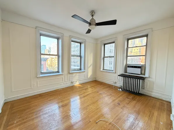 402 W 44th St Unit 5K, New York, NY 10036