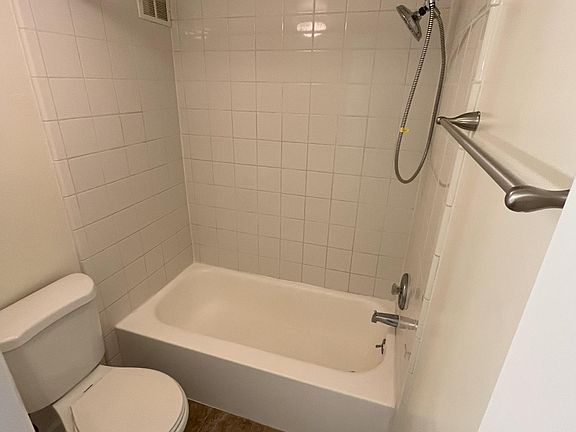 Bathroom Shower/tub