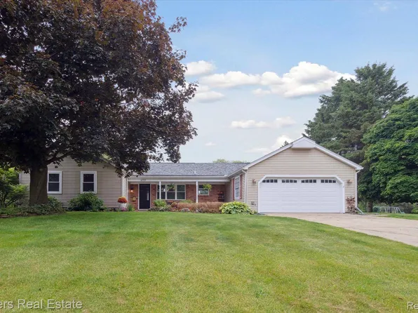 6573 Grand Circle Dr, Brighton, MI 48116