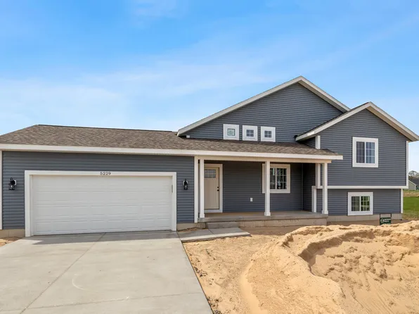 5229 Lilac Ln, Fremont, MI 49412