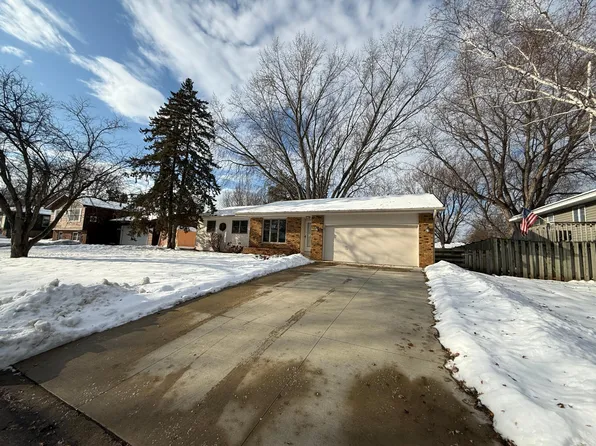 1126 Harrison St S, Shakopee, MN 55379