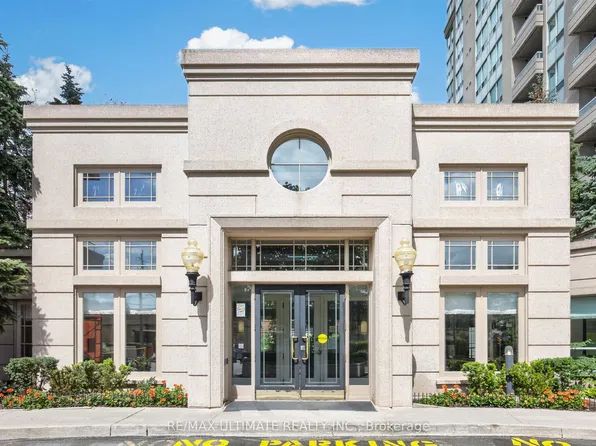 8 Covington Rd #808, Toronto, ON M6A 3E5