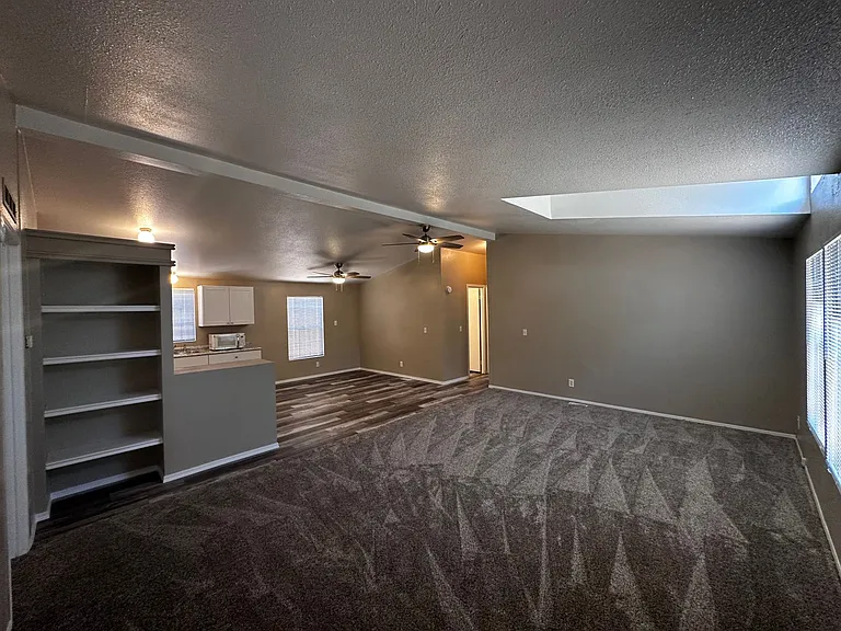 2150 E Snavely Ave — Photo 4