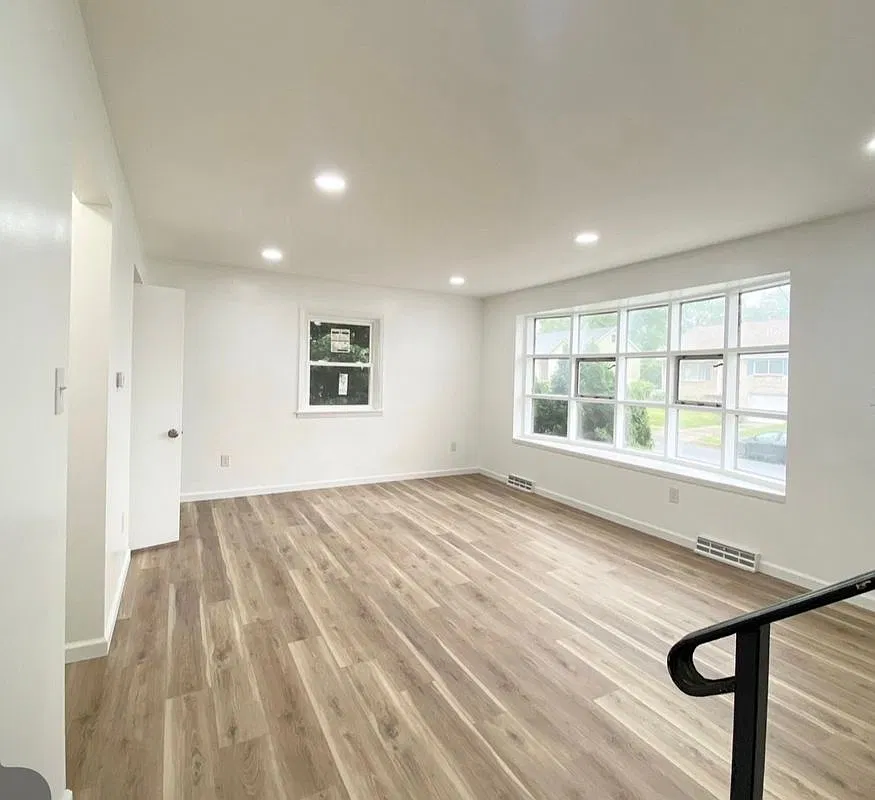 3 bed, 1.5 bath, 1489 sqft, $2,500 — Photo 2