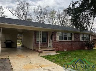 1703 W Pinecrest Dr, Marshall, TX 75670