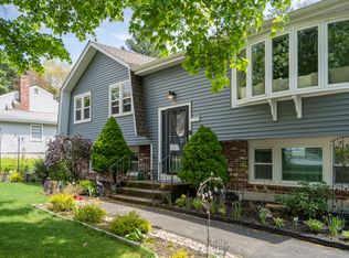 10 Sandy Ridge Cir, Sharon, MA 02067