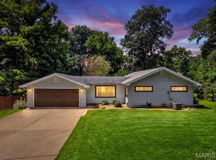 108 Shady Ln, Saint Charles, MO 63303