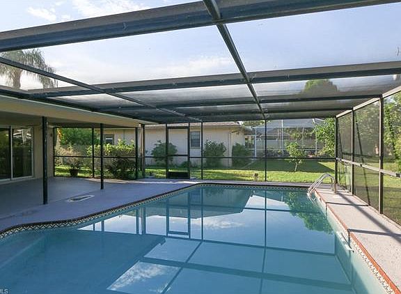 2nd image of 1718 Country Club Blvd