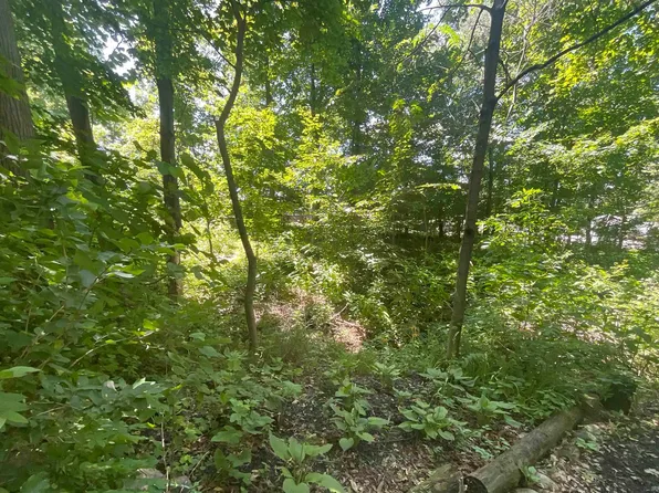 E Forest Glen Ave #2, Leesburg, IN 46538