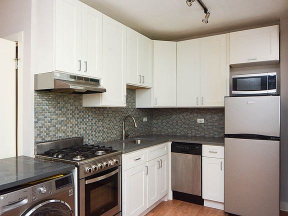 4th image of 511 W Belmont Ave #13