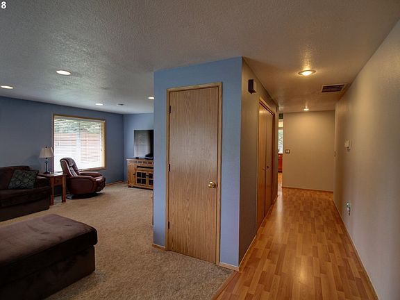 3rd image of 4502 NE 141st Ct