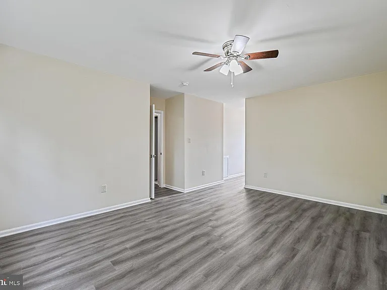 8805 Bolero Ct — Photo 27
