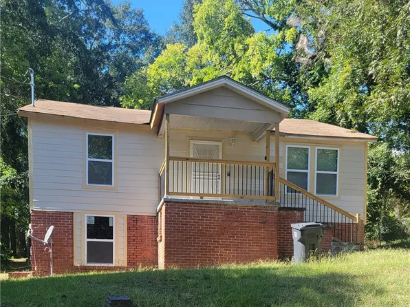 1506 Penny St, Tuskegee Institute, AL 36088