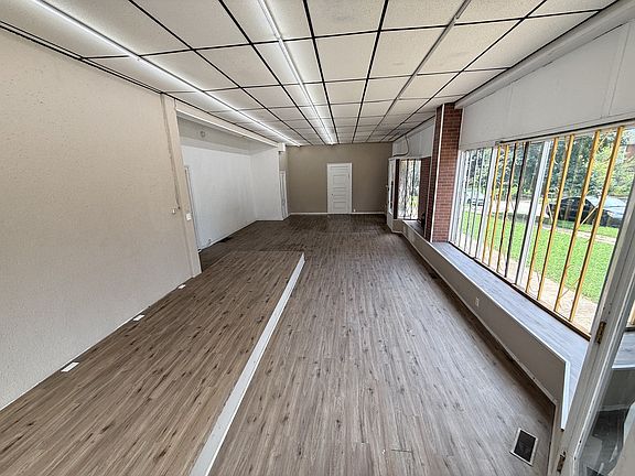 4th image of 4524 Morgan Ford Rd #28