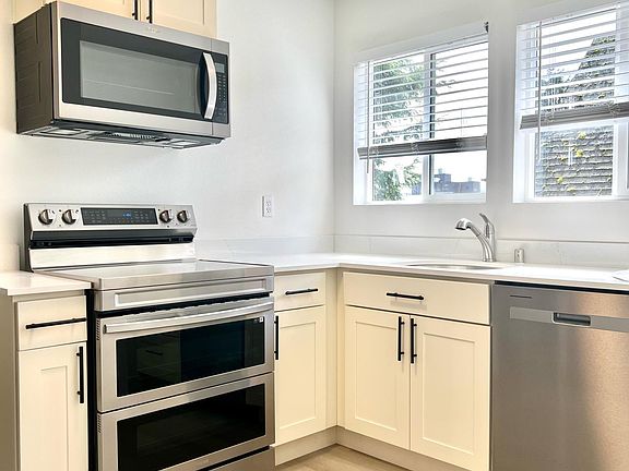 2nd image of 4220 Pasadena Pl NE #4220