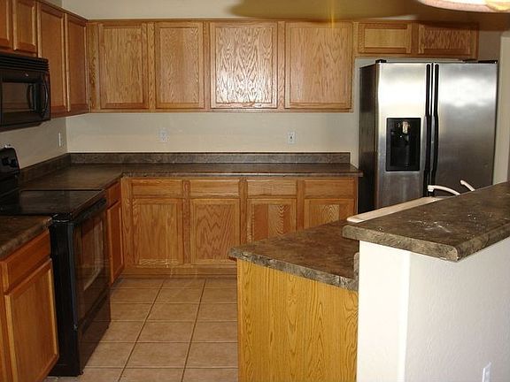 5th image of 810 E Desert Holly Cir