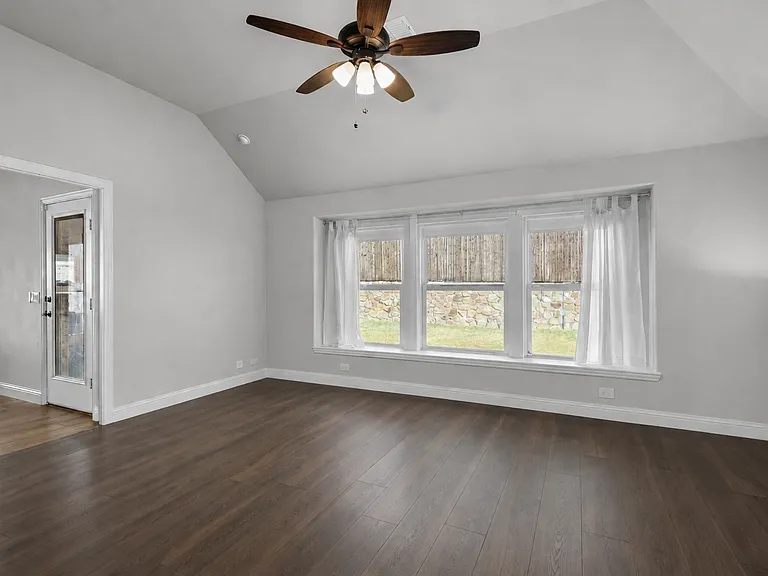 2900 Emerald Trace Dr — Photo 10