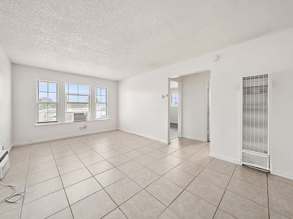 4th image of 6044 Marysville Blvd #4
