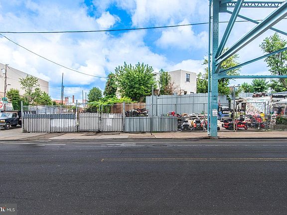 4th image of 2724 Kensington Ave #26
