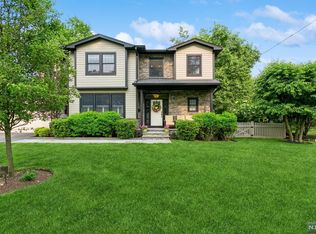 26 Emerson St, Cresskill, NJ 07626