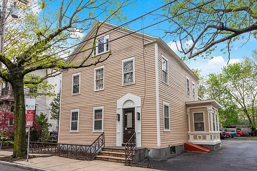 601 Chapel St #B Photo 1