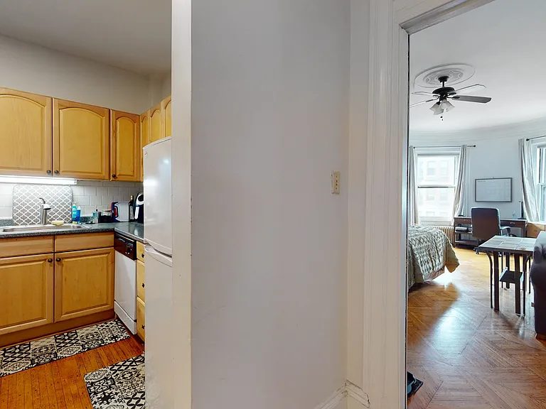 467 Beacon St #2 — Photo 8