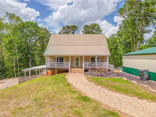225 Deer Hollow Trl, Talking Rock, GA 30175