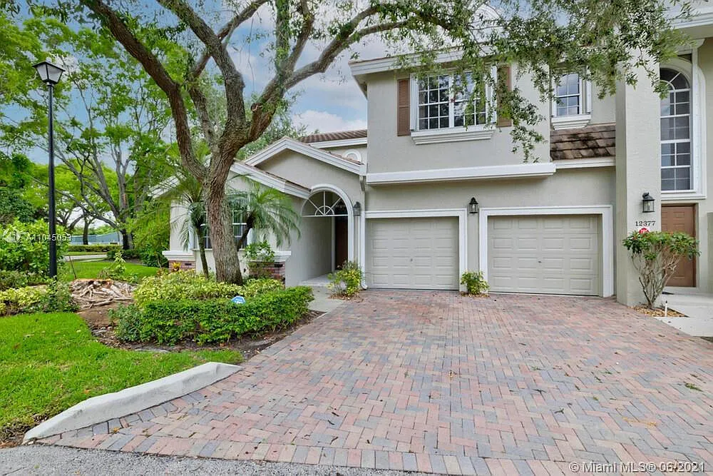 3 bed, 2.0 bath, 1665 sqft, $3,750 — Photo 2