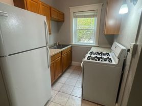 Dewey Apartments (3301 Dewey Ave.)