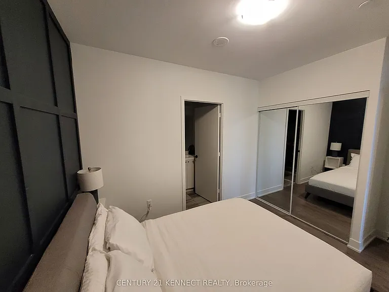 60 George Butchart Dr #Townhouse 2 — Photo 13