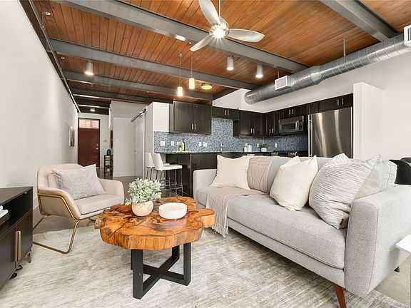 3rd image of 2205 N Lamar Blvd Unit 113