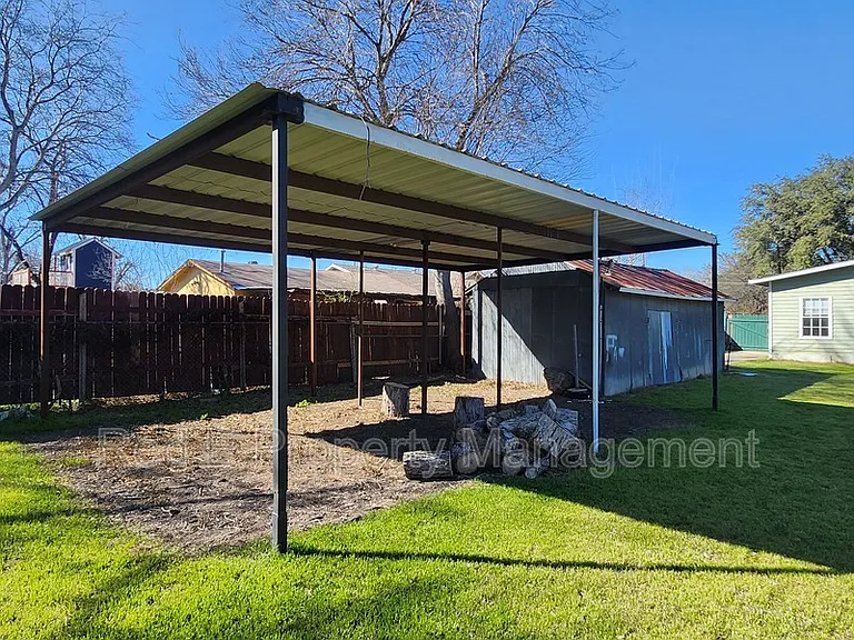 304 Terrell Ave — Photo 17