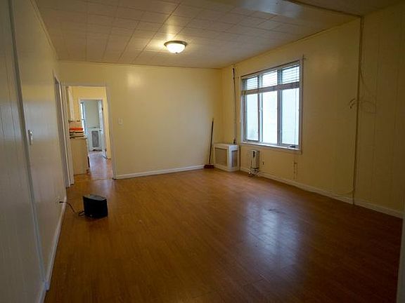 3rd image of 121 Saint College Point Blvd