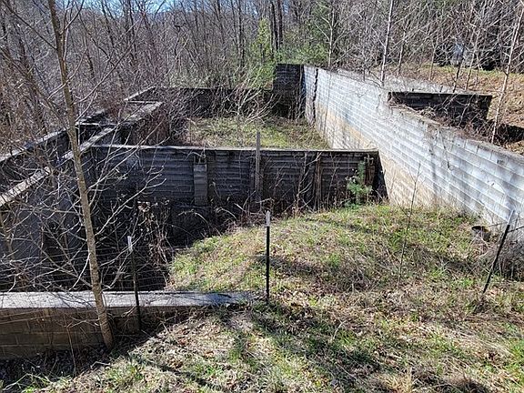 3rd image of 130 Richter Dr #2