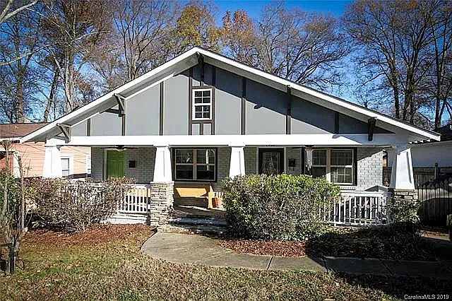 1920 Union St — Photo 1