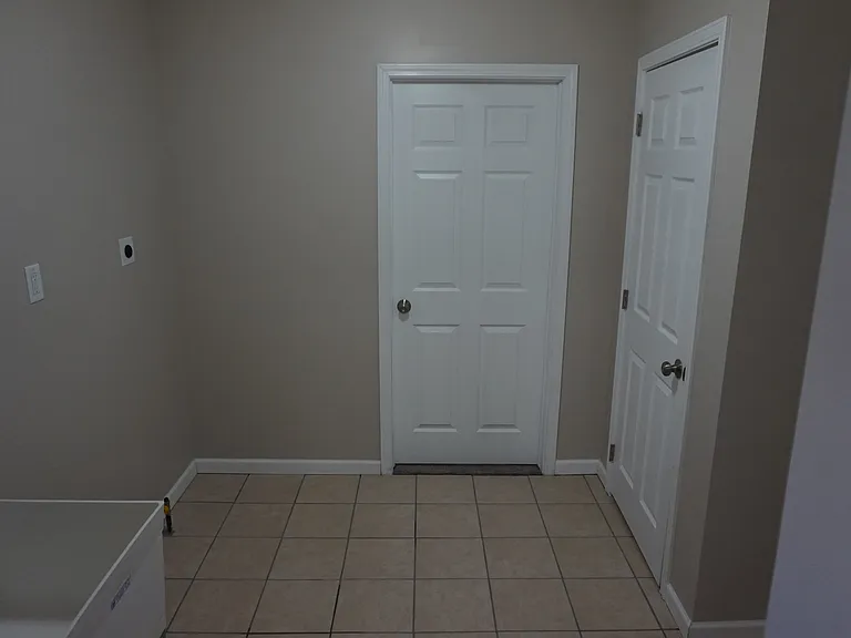 3555 Spruce St — Photo 16