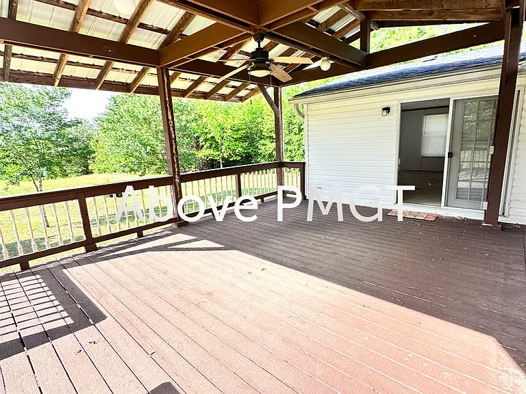 1010 Burnt Chimney Rd — Photo 14