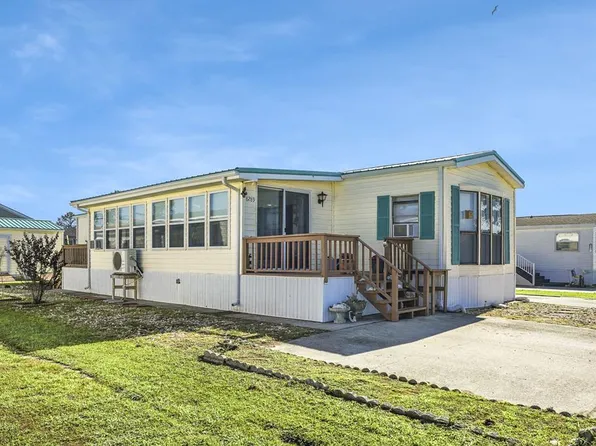 8289 Sea Breeze Dr, Chincoteague, VA 23336