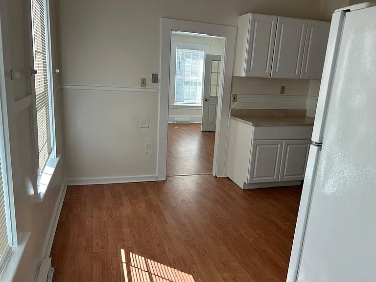 172 Pine St #1 — Photo 6