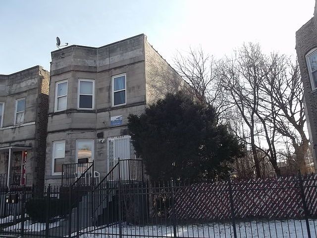 2nd image of 4529 W Gladys Ave