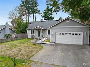 855 SW 132nd St, Burien, WA 98146
