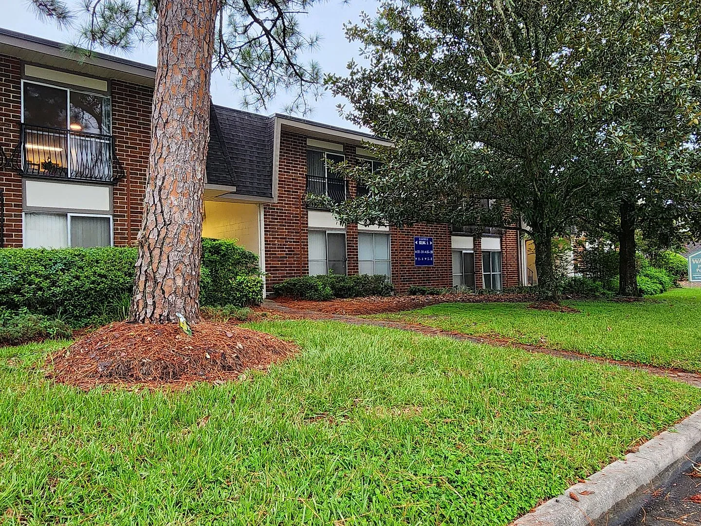 For Rent 1 Bed 1 Bath Condo Across Va Hospital, Available Now. — Photo 1