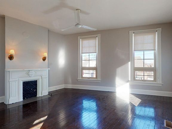 3rd image of 1115 W Pike St #2