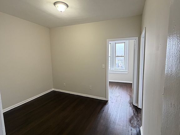 4th image of 220 Roseville Ave #407