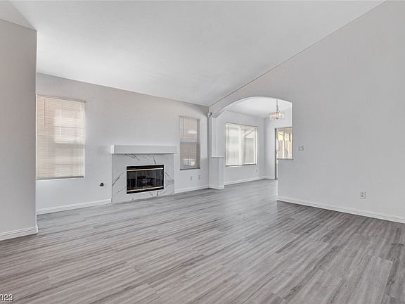 5th image of 7578 McClintoc Dr