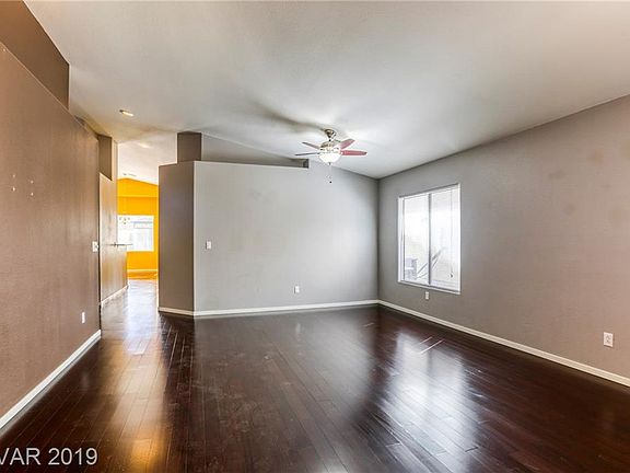 2nd image of 4913 W El Campo Grande Ave